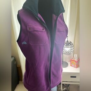 CHAPS fleece vest L